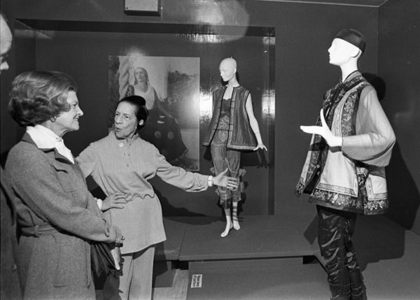 Photograph of Exhibit Developer Diana Vreeland Giving First Lady Betty Ford a Tour of the "American Women of Style" Exhibit at the Metropolitan Museum of Art - Courtesy Gerald R. Ford Presidential Library